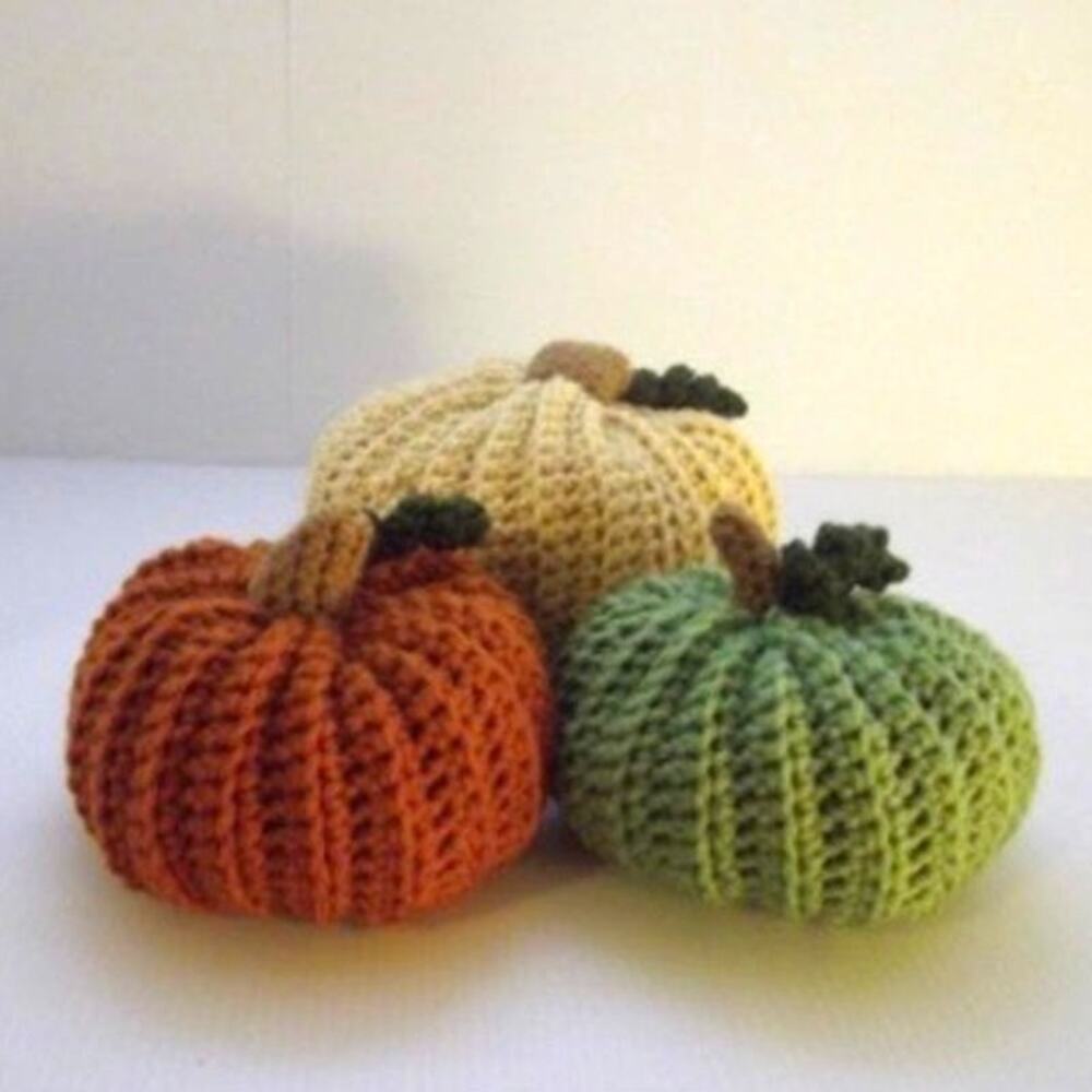 NWT Tan Orange Green Handmade Crocheted Pumpkin Set of 3 by Dawny